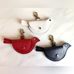 Bird-Shaped Leather Keychain Holder - Red, White, Black